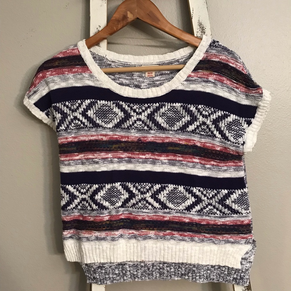 Mossimo- sweater crop top
